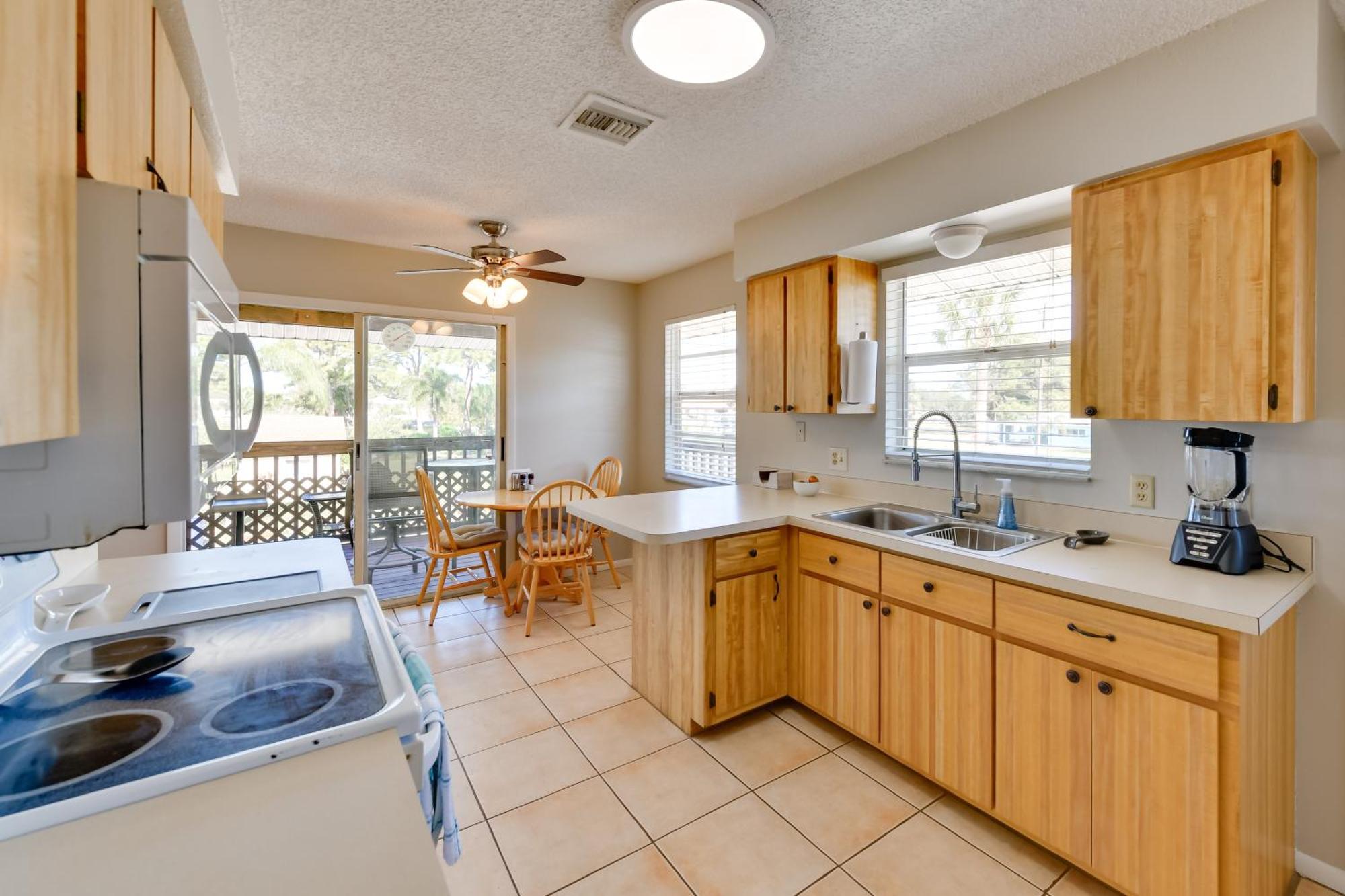 Coastal Oasis With Shared Pool, 2 Mi To Beach! إنغلوود المظهر الخارجي الصورة